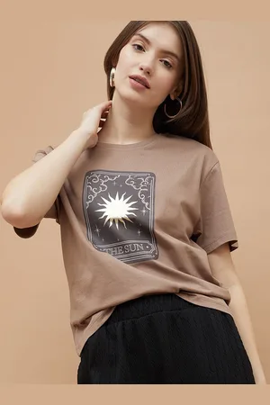 Lifestyle Women Extended Sleeves Pockets T-shirt