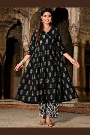 7Threads Ethnic Motifs Printed V-Neck Anarkali Kurta with Trousers And Dupatta