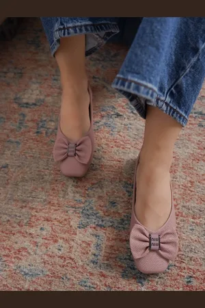 SHEZONE Women Ballerinas with Bows Flats