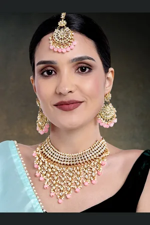 Peora Gold-Plated Kundan Pearl Choker Necklace Jewellery Set