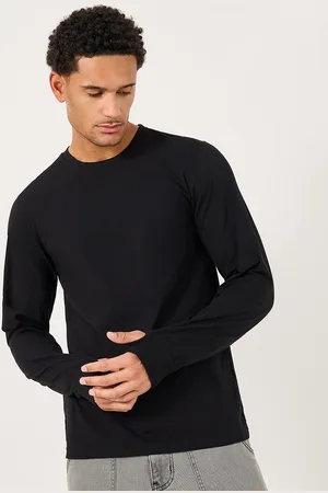 Styli Men Solid Round Neck Knitted Thumbhook Fit T-Shirt
