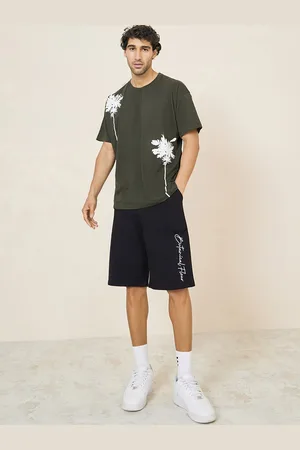 Styli Men Slogan Print Oversized Shorts