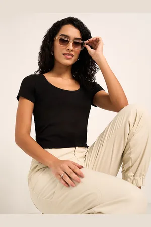 PEOPLE Women Fitted Crop Top