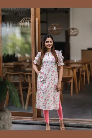 Hay Women Floral Printed Keyhole Neck Puff Sleeves Straight Liva Kurta