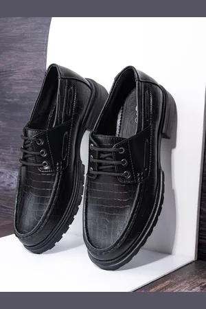 Styli Men Textured Oxford Shoes With Lace-Up Closure