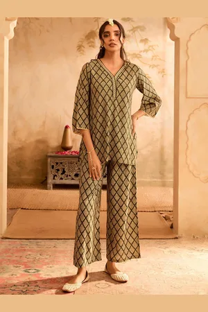 Bani Women Geometric Embroidered V-Neck Tunic With Palazzos Co-Ords