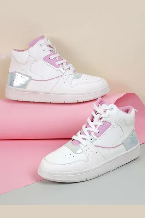 Metro Women Sneakers
