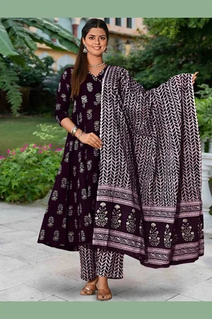 7Threads Ethnic Motifs Printed V-Neck Anarkali Kurta With Trousers And Dupatta