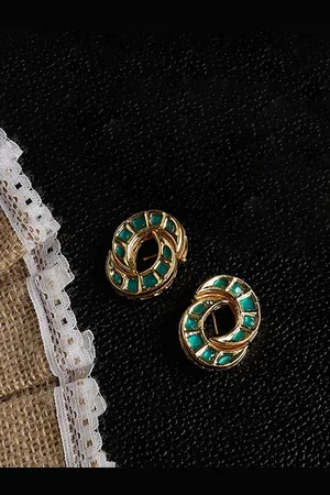 DUGRISTYLE Gold-Plated Kundan Studded Contemporary Shaped Drop Earrings