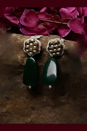 DUGRISTYLE Sabz-e-Zarreen Gold-Plated Kundan Studded & Beaded Contemporary Drop Earrings