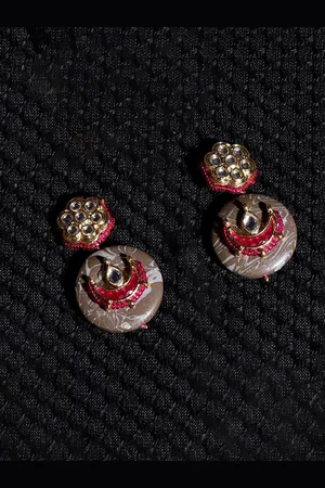 DUGRISTYLE Khaak Rang Gold-Plated Kundan Studded & Beaded Contemporary Drop Earrings