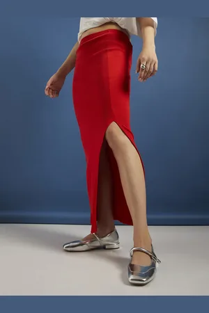 DressBerry Flattering Staple Ribbed Midi Skirt with Slit