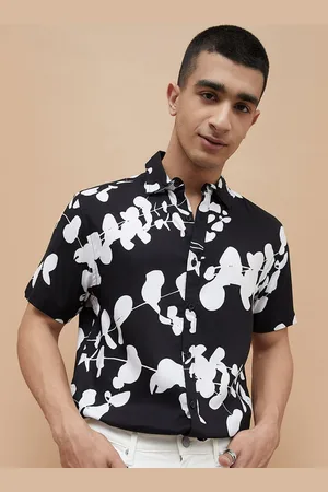 Lifestyle Men Spread Collar Abstract Printed Casual Shirt