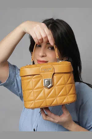 Carlton London Women Structured Handheld Bag with Quilted