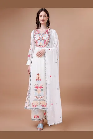 ASCIIBLUES Women Floral Embroidered Regular Thread Work Kurta with Trousers & With Dupatta