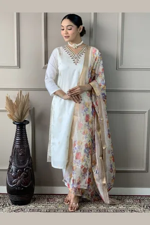 ASCIIBLUES Women Floral Printed Regular Kurta with Trousers & With Dupatta