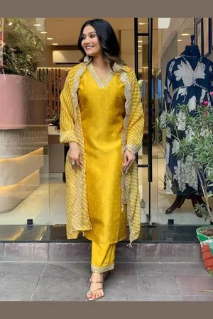 Lookmark Bandhani Printed V-Neck Sequinned Straight Kurta With Trouser And Dupatta