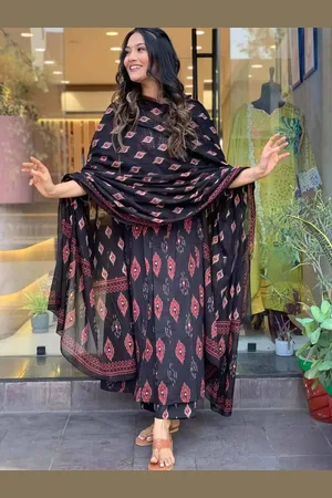 ASCIIBLUES Women Floral Yoke Design Regular Kurta with Trousers & With Dupatta