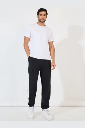 Styli Men Colorblock Oversized Cargo Pocket Jogger With Embroidery Detail