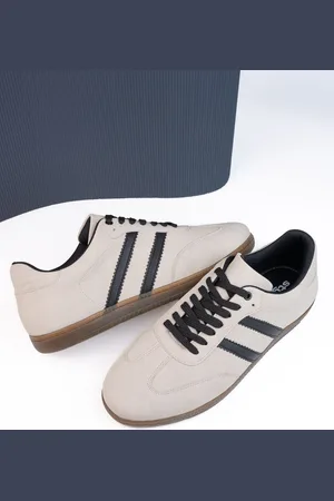 Styli Men Contrast Striped Court Sneakers