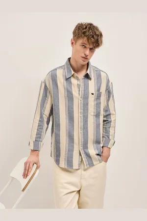 The Bear House Men Relaxed Fit Spread Collar Vertical Striped Cotton Casual Shirt