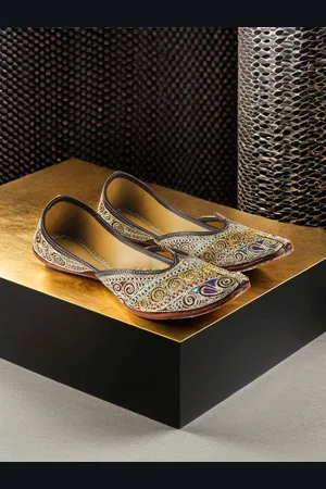 Metro Women Printed Ballerinas Flats