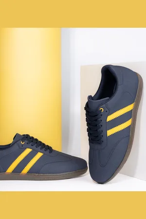 Styli Men Contrast Striped Court Sneakers