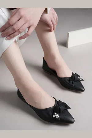 DressBerry Black Embellished Bows Pointed Toe Ballerinas
