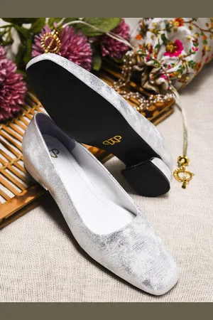THE WHITE POLE Canvas Block Heel Pumps