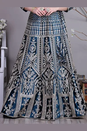 Ethnovog Floral Embroidered Maxi Skirt