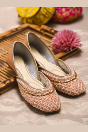 JM Looks Women Embellished Mojaris Flats