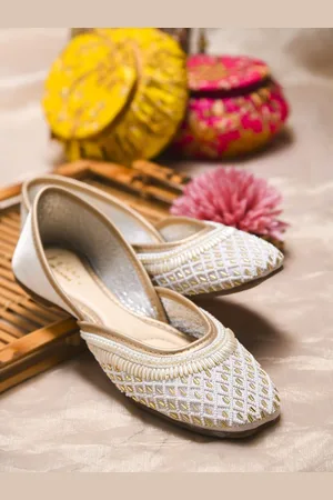 JM Looks Women Embellished Mojaris Flats