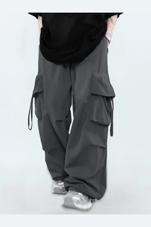 Maniac Men Loose Fit Mid-Rise Cargo Trouser