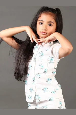 V-Mart Girls Printed Pure Cotton Shirt With Shorts