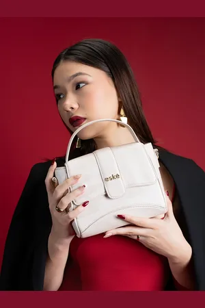 Eske Women Textured Solid Structured HAndheld Bag