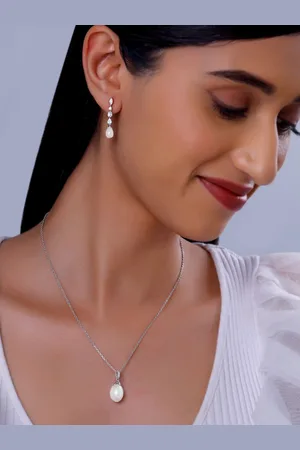 GIVA 925 Sterling Silver Rhodium-Plated Cubic Zirconia Studded & Pearly Hug Set