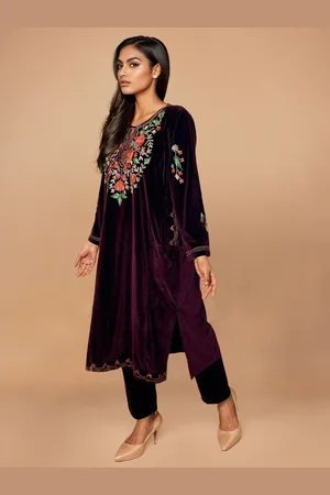 trueBrowns Floral Embroidered Velvet Straight Kurta With Trousers