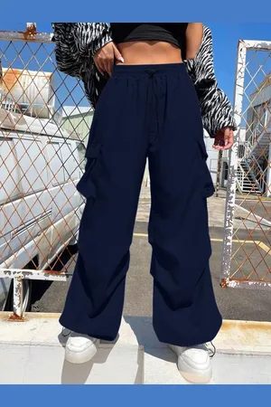 BuyNewTrend Women Relaxed Loose Fit High-Rise Cargos Trouser