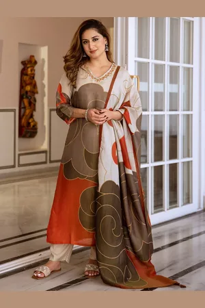 Ishin Women Floral Printed Regular Thread Work Kurta with Trousers & With Dupatta