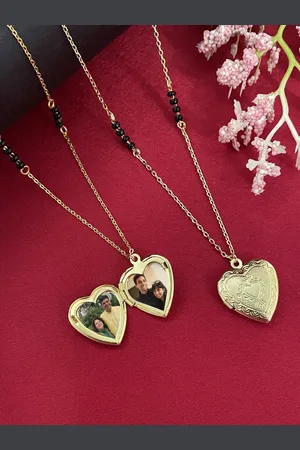 Digital Dress Room Gold-Plated Heart Photo-Frame Pendant Mangalsutra