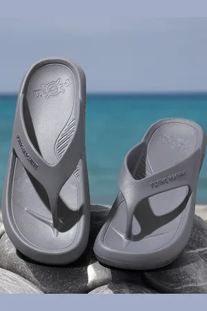 Flying Machine Men Rubber Thong Flip-Flops