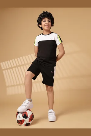 Invincible Boys Colorblocked Mid-Rise Sports Shorts