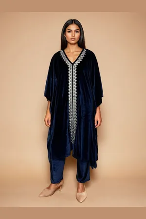 trueBrowns Women Floral Embroidered Thread Work Regular Velvet Kaftan Kurta With Trousers