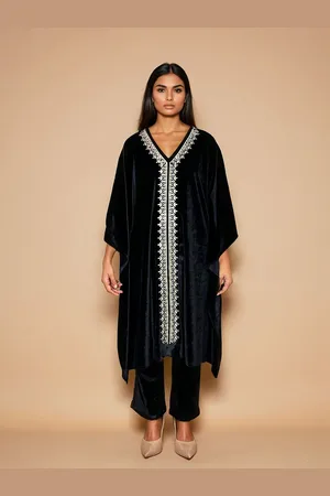 trueBrowns Women Floral Embroidered Thread Work Regular Velvet Kaftan Kurta With Trousers