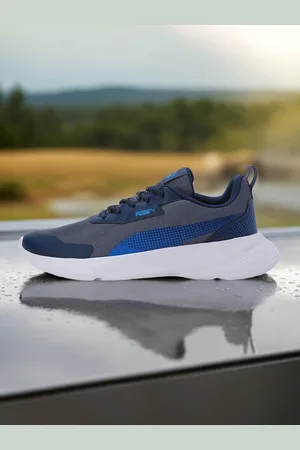 PUMA Men Voltige Sneakers