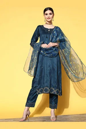 DIVASTRI Women Embroidered Regular Gotta Patti Silk Chiffon Kurta with Trousers & With Dupatta