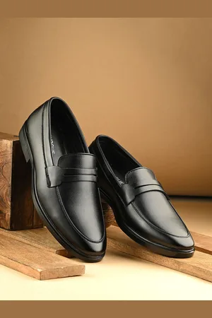 Provogue Men black Loafers