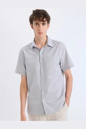 DeFacto Men Spread Collar Solid Cotton Casual Shirt