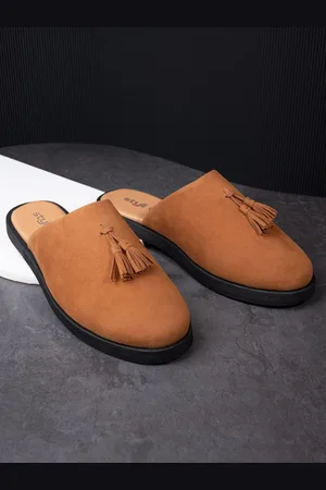 Styli Men Faux Suede Clogs with Tassel Detail