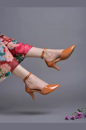 DressBerry Women Kitten Sandals